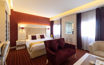 تور تهران هتل هویزهاز مشهد