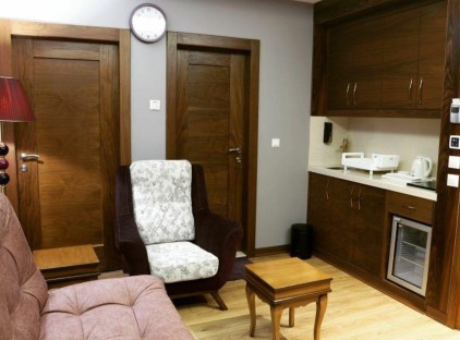 تور تهران هتل آپارتمان رونیا تورنگار