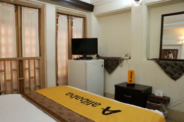 تور یزد هتل آنتیک ملک التجار