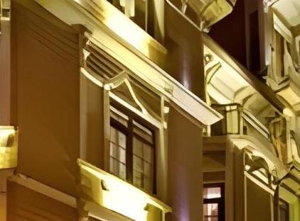 تور هتل کنک تکسیم استانبول تورنگار