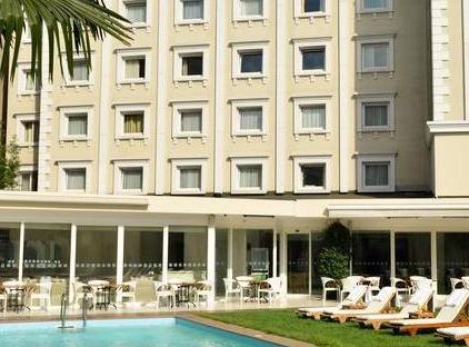 تور هتل هالیدی این شهر استانبول تورنگار