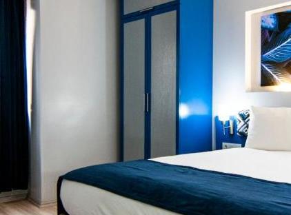 تور هتل و اسپا لاپیس این (سابقاً هتل امباسادور) استانبول تورنگار