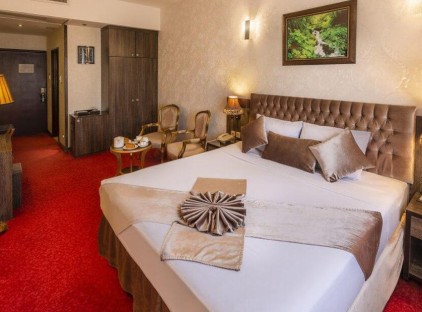 تور مشهد هتل کیانا تورنگار