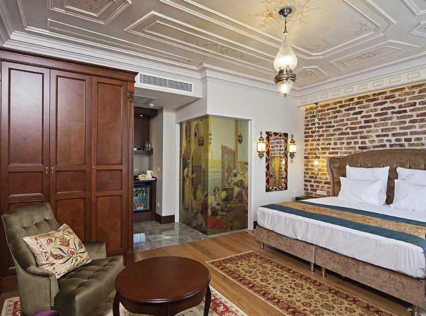 تور هتل آزاده پریمیر استانبول تورنگار