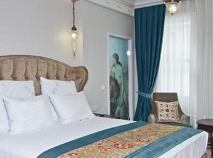 تور هتل آزاده پریمیر استانبول تورنگار