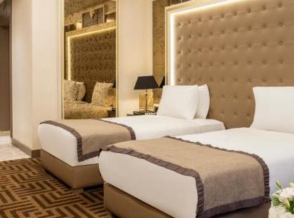 تور هتل رامادا بای ویندهام استانبول گلدن هورن تورنگار