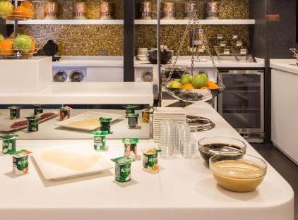 تور هتل همپتون بای هیلتون استانبول کورکوی تورنگار