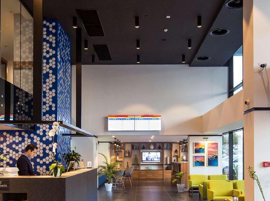 تور هتل همپتون بای هیلتون استانبول کورکوی تورنگار