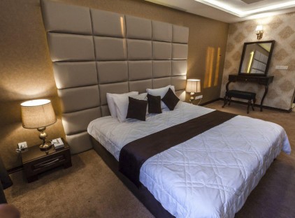 تور مشهد هتل ثامن ۱ تورنگار