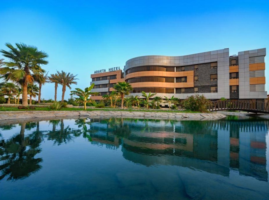 تور قشم هتل آراکتا تورنگار